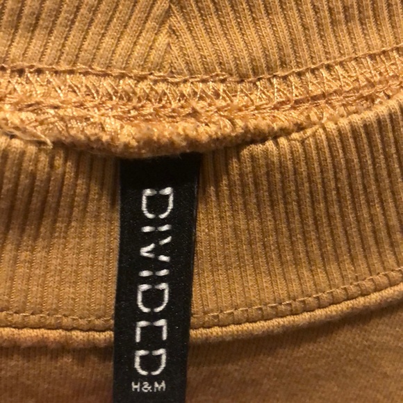 crewneck sweatshirt in nude - Picture 3 of 3